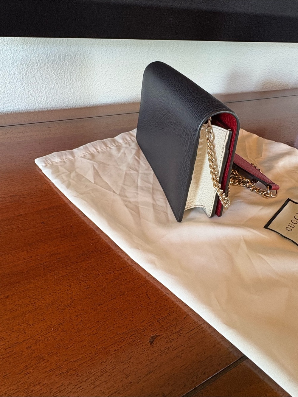 Gucci Navy Pebbled Leather Cross-Body/Clutch with Red & White Side Panels - Picture 10 of 13